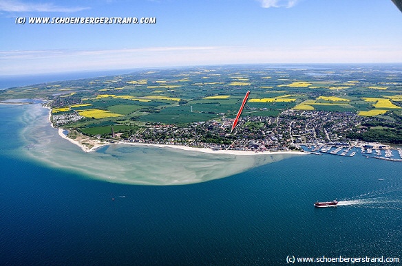 Blick von der Ostsee auf Laboe