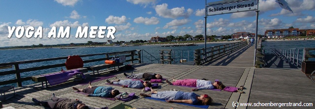 Yoga am Meer am Schönberger Strand